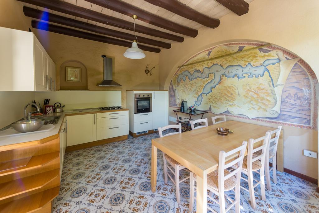 Villa La Rossa Fiumelatte Bagian luar foto