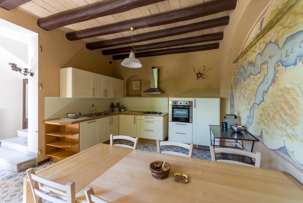 Villa La Rossa Fiumelatte Bagian luar foto